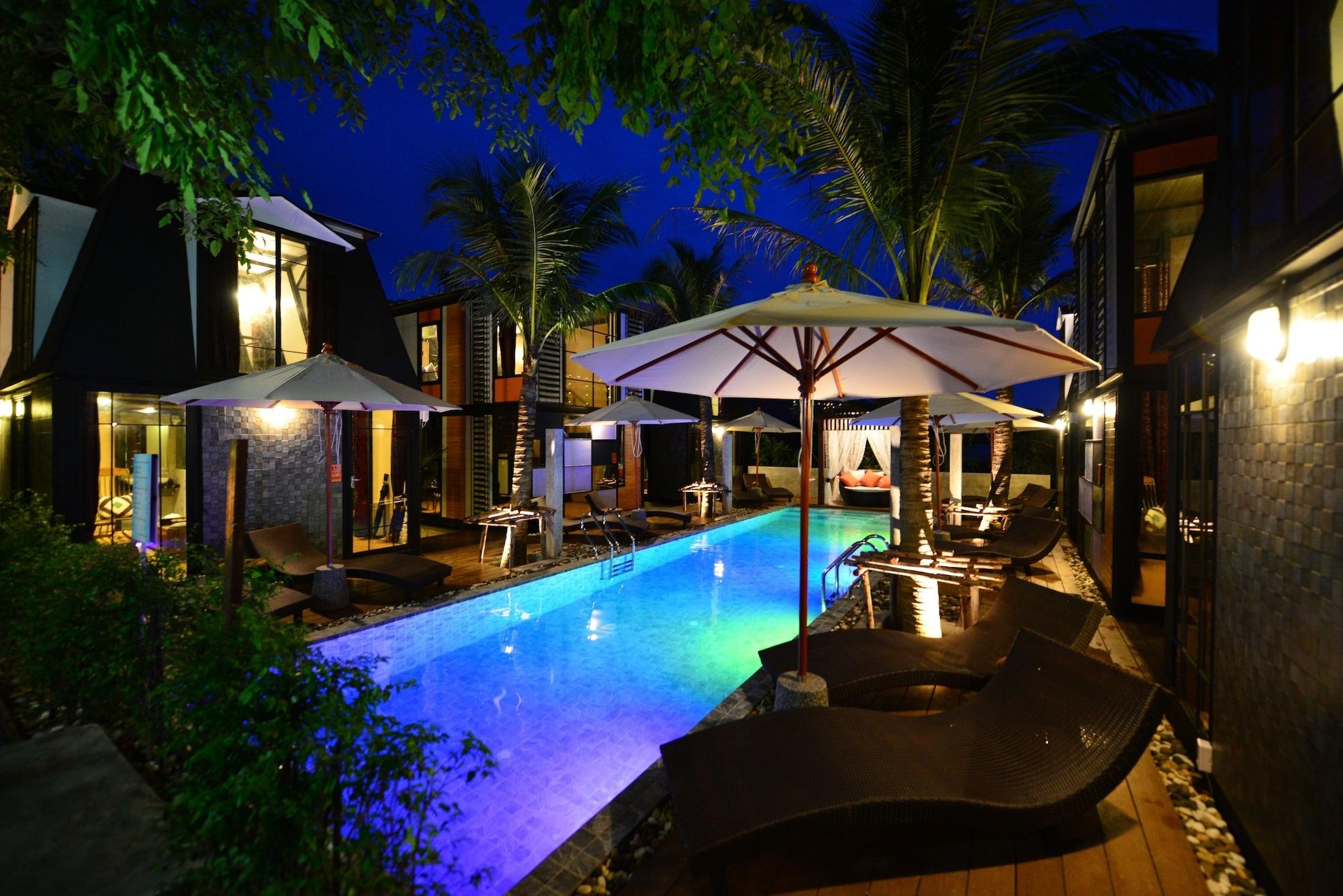 Bukit Pool Villas Patong Esterno foto
