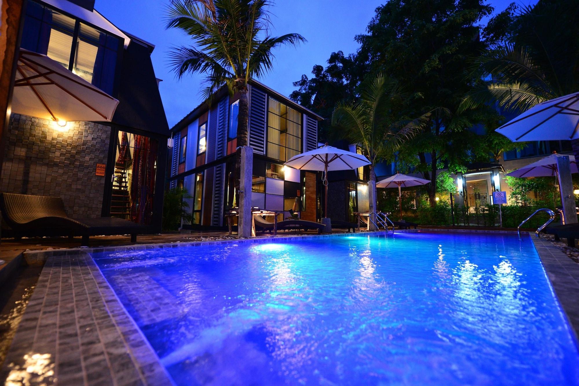 Bukit Pool Villas Patong Esterno foto